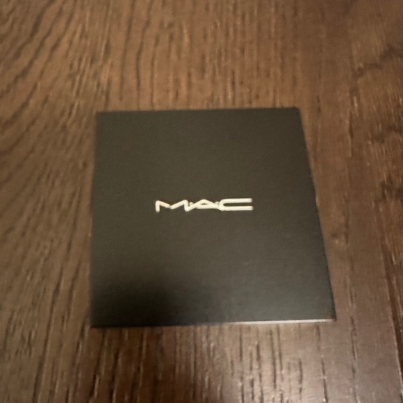 MAC Great Brows All in one Brow Kit - new in box - Picture 5 of 9